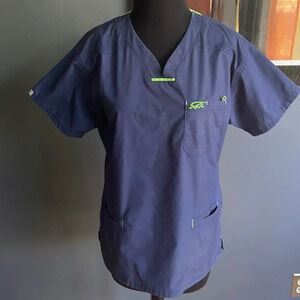 Iguana Med navy/lime accent V neck uniform top. Small.